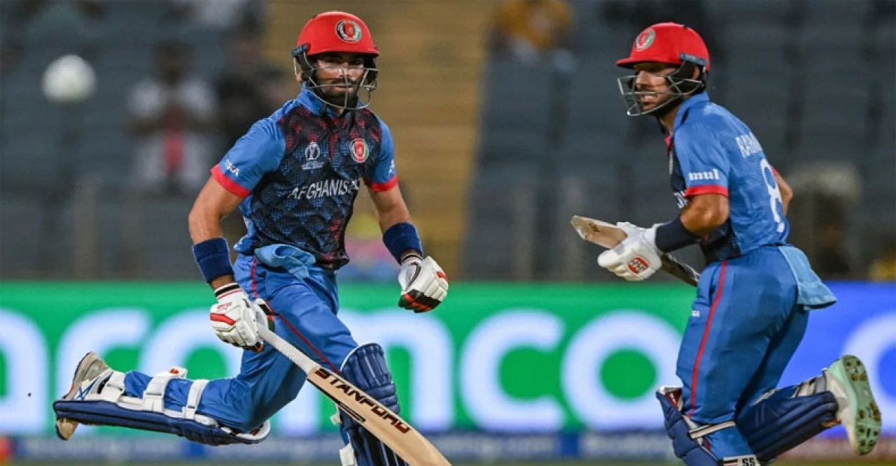 রহমত ও জাদরানের ব্যাটে লড়ছে আফগানিস্তান