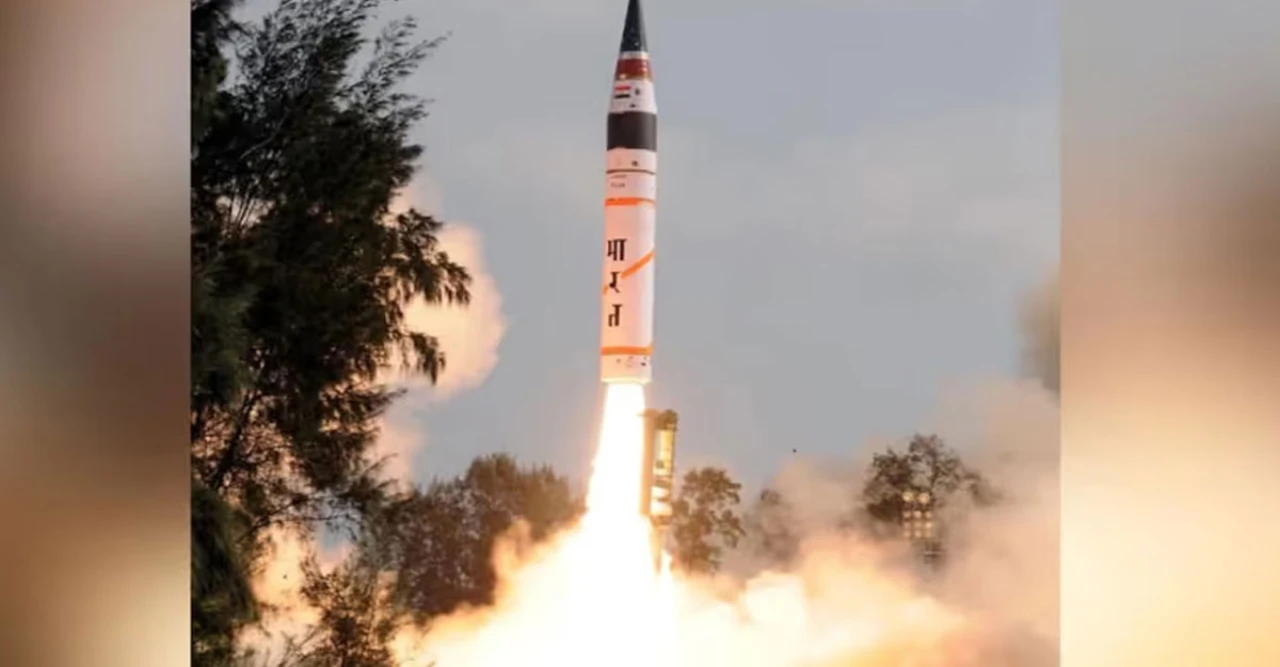 পাকিস্তানের হুঁশিয়ারির পর ভারত চালাল ‘অগ্নি ৫’ ক্ষেপণাস্ত্রের পরীক্ষা!