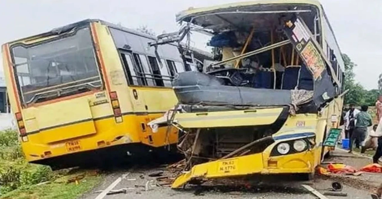 তামিলনাড়ুতে ভয়াবহ বাস দুর্ঘটনা: দুমড়ে-মুচড়ে দুই সরকারি বাস, শিশুসহ ১১ মৃত্যু—আহত ৬০ 