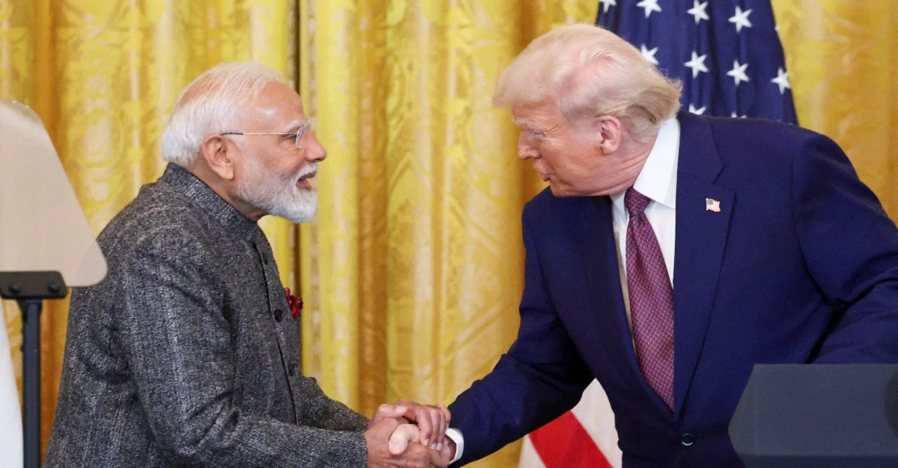 “স্যার, দেখা করতে পারি?”—ট্রাম্পের স্মৃতিতে মোদির অ্যাপাচি হেলিকপ্টার সাক্ষাৎ ও বাণিজ্য উত্তাপ