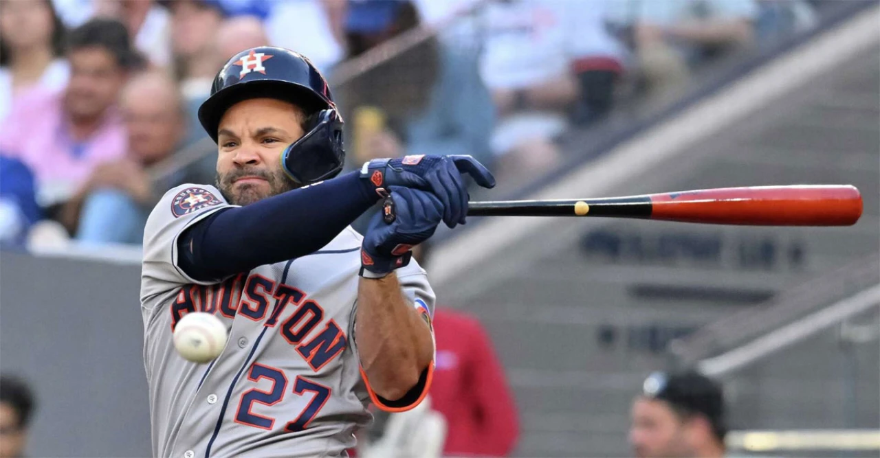 Okamoto's Homer, Blue Jays' Bullpen Power Toronto Past Astros in Gritty Victory