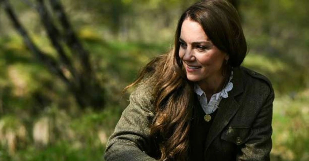 J.K. Rowling Defends Kate Middleton Following Princess's Three Peaks Challenge