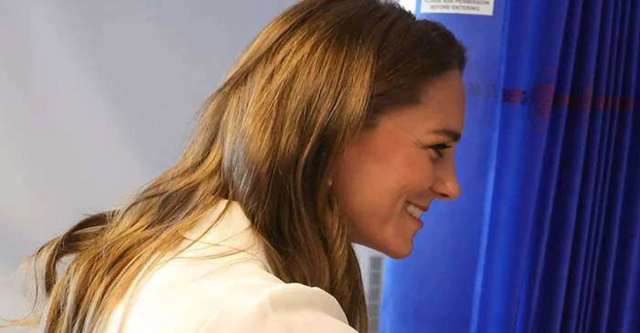 Princess Kate Sparks Concern After Mystery Injury Spotted During Hospital Visit