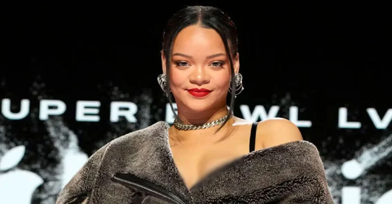 Rihanna Praises Cancer Patient in Touching Grocery Store Encounter