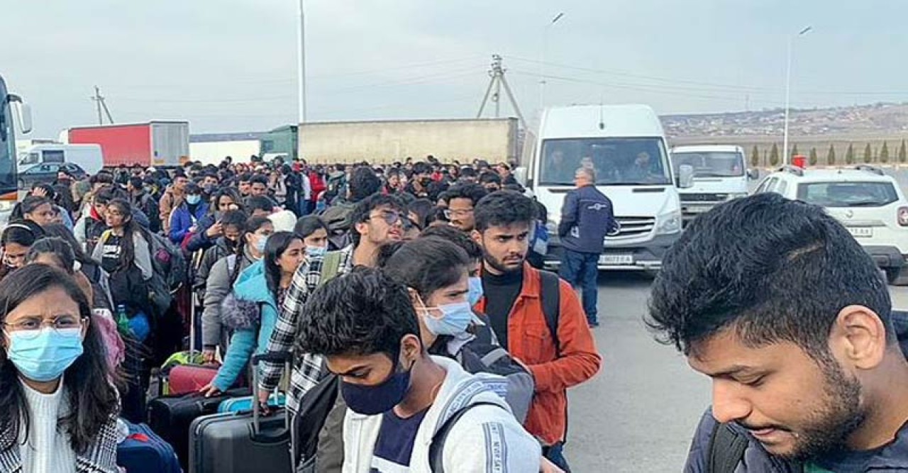 ইউক্রেনের ভারতীয় পড়ুয়ারা পড়াশোনা শেষ করুক রাশিয়ায়, ‘বন্ধু’ ভারতকে প্রস্তাব মস্কোর