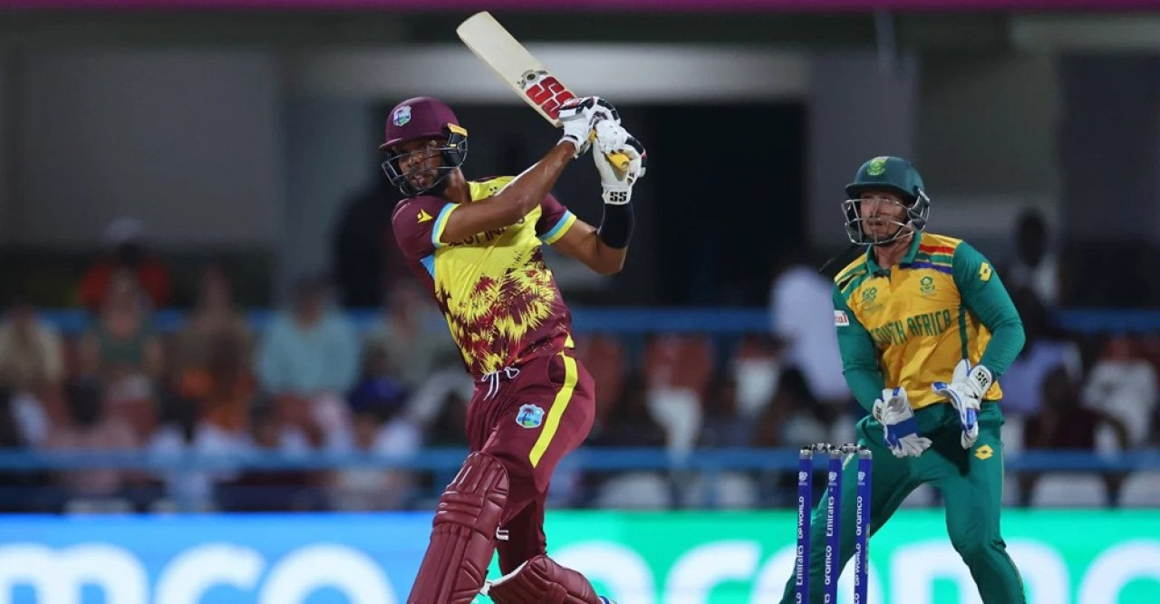দক্ষিণ আফ্রিকার লক্ষ্য ১৩৬ রান