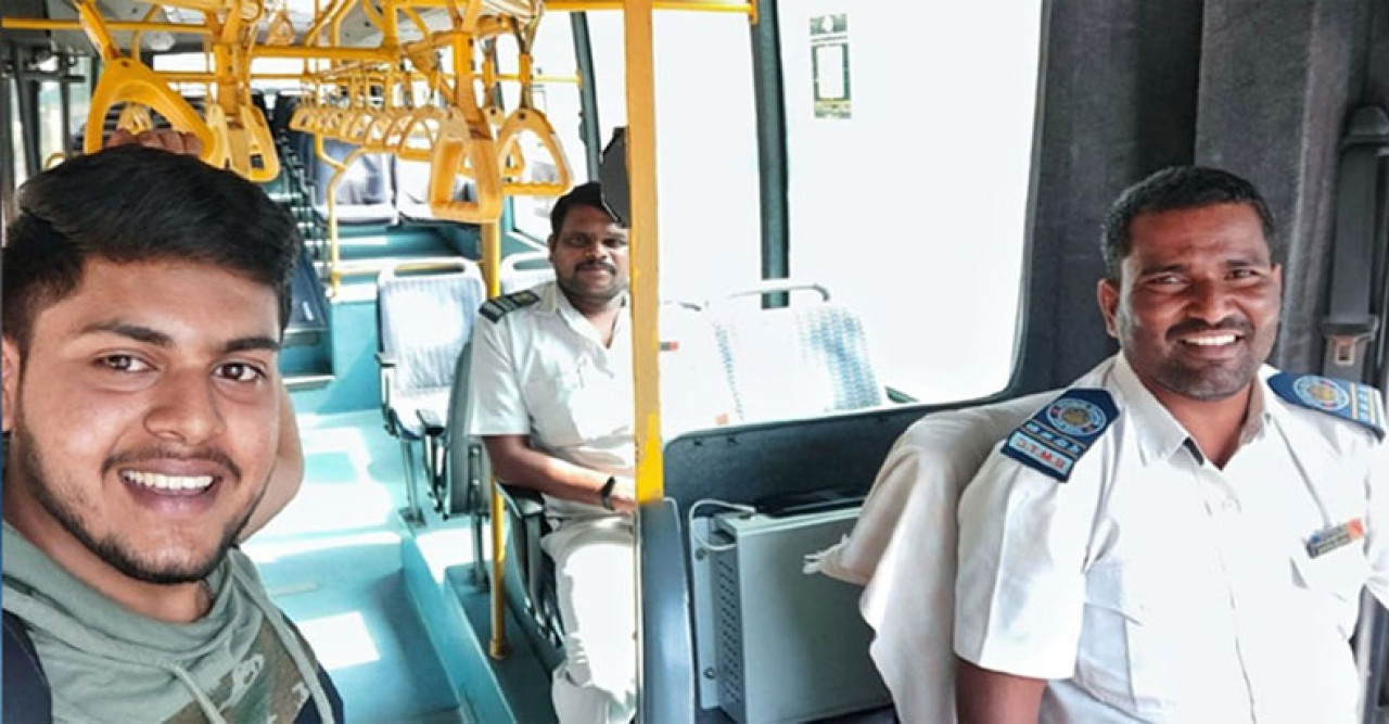 ভারতে একজন যাত্রী নিয়েই সঠিক সময়ে ছাড়লো বাস