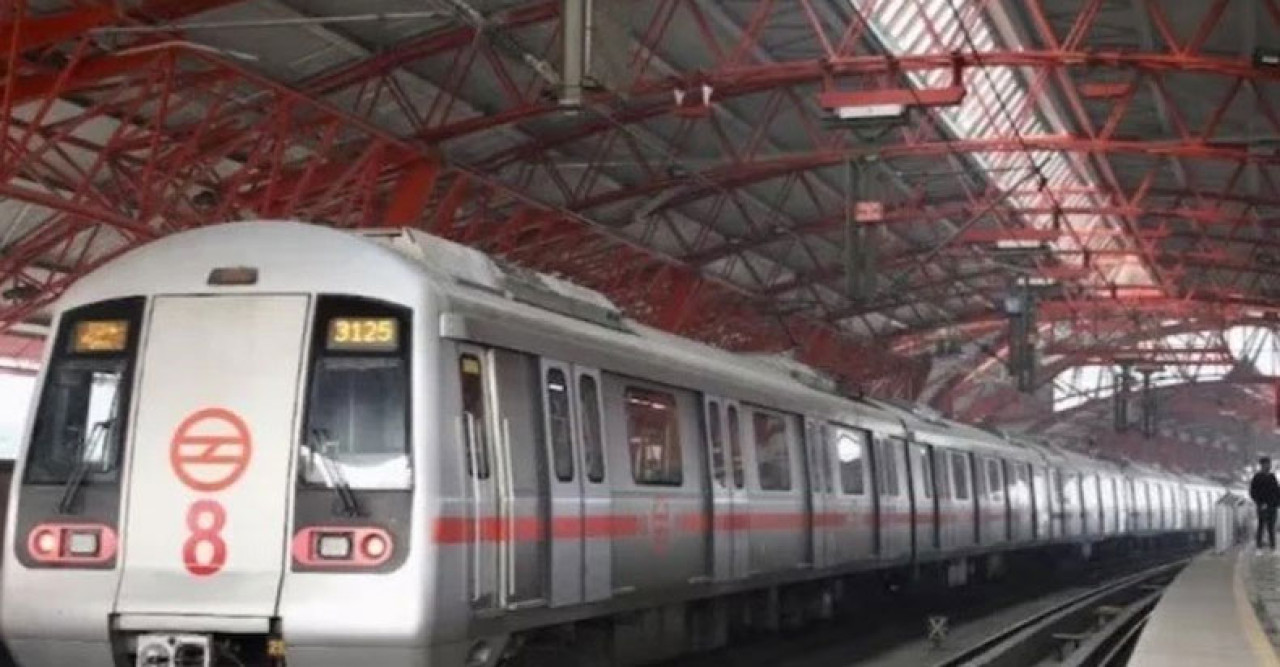ভারতে মেট্রোরেলের দরজায় শাড়ি আটকে নারীর মৃত্যু