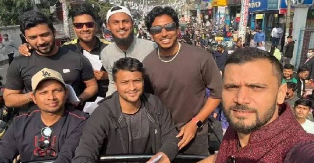 সাকিবের হয়ে নির্বাচনী প্রচারণা চালাতে মাগুরায় মাশরাফি
