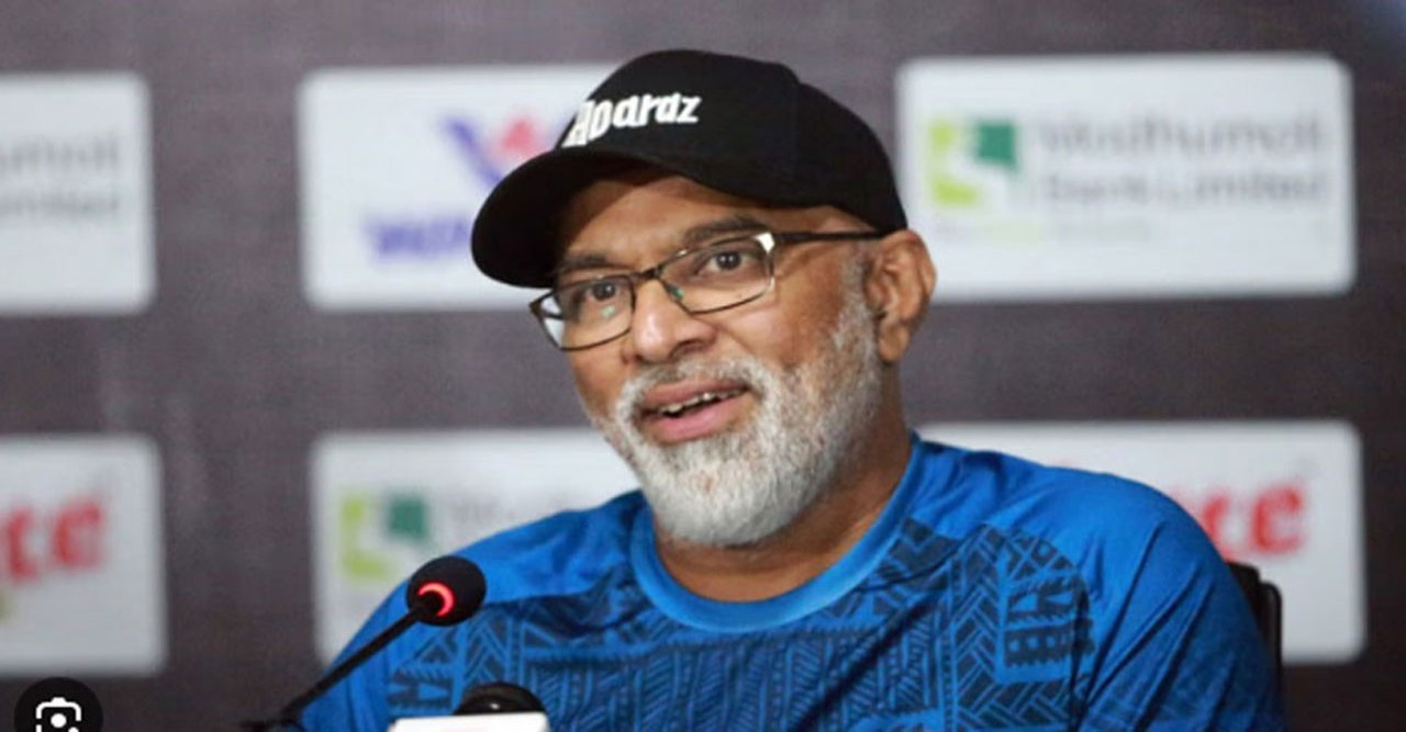ব্যাট কোম্পানি ‘এমকেএস’ চালু করায় দুই ক্রিকেটারকে শুভ কামনা হাথুরুসিংহের
