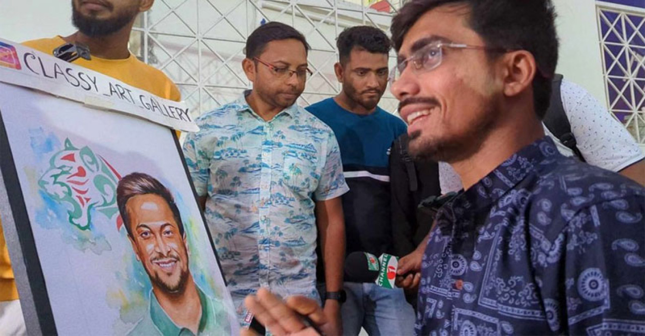 কলকাতার রাস্তায় সাকিবের ছবি আঁকলেন শুভজিৎ সাহা