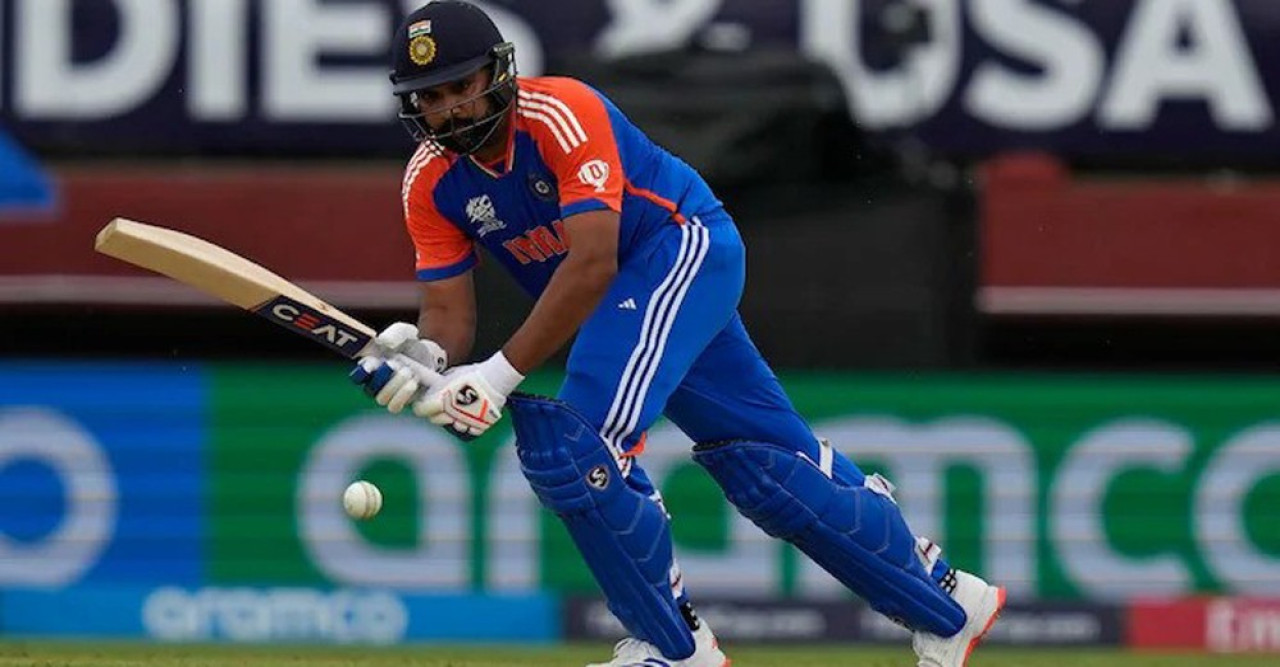বাবরকে টপকে গেলেন রোহিত শর্মা