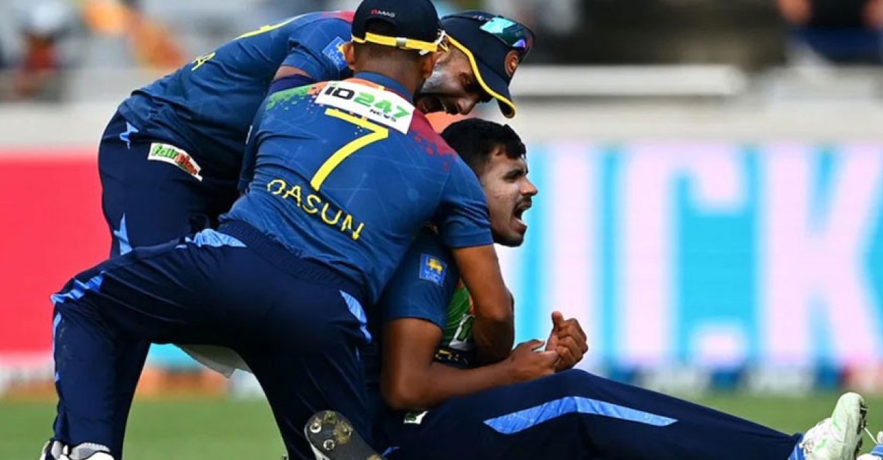 সুপার ওভারে নিউজিল্যান্ডকে হারালো শ্রীলঙ্কা