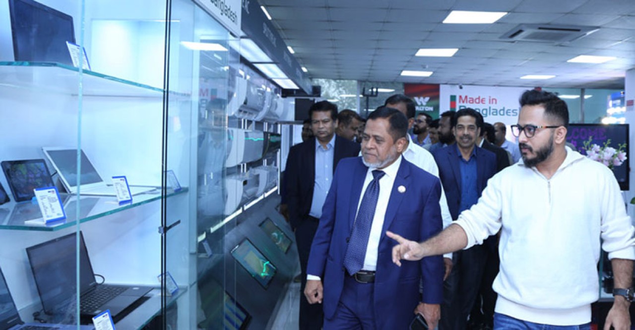 ওয়ালটনের অত্যাধুনিক প্রোডাকশন প্ল্যান্ট ও কর্মপরিবেশ দেখে অভিভূত সড়ক ও মহাসড়ক সচিব