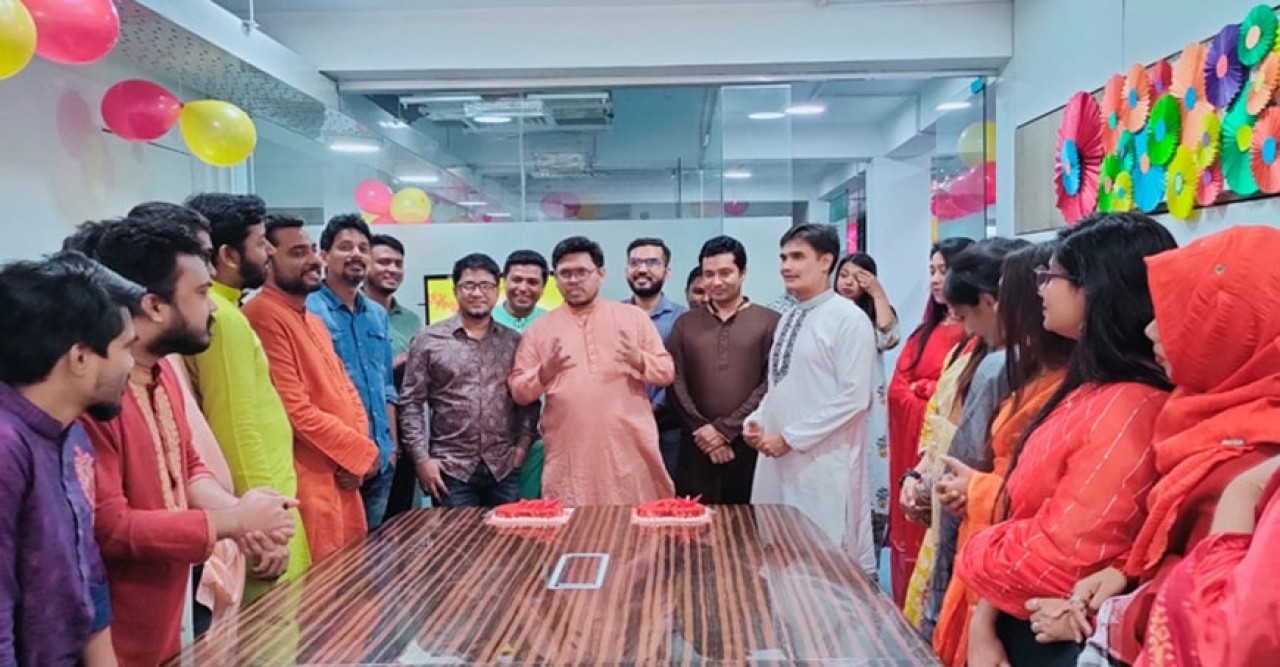 ওয়ালটন কাস্টমার সার্ভিস ম্যানেজমেন্ট বিভাগের বসন্ত বরণ