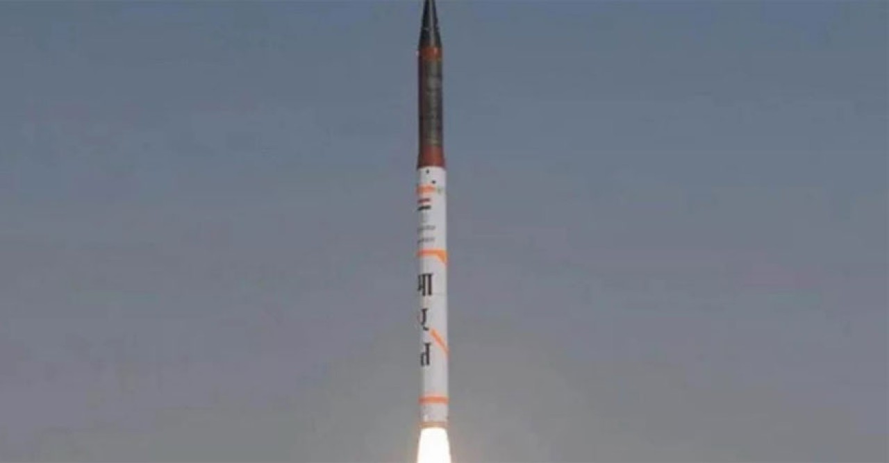 দূরপাল্লার ক্ষেপণাস্ত্রের সফল পরীক্ষা চালালো ভারত