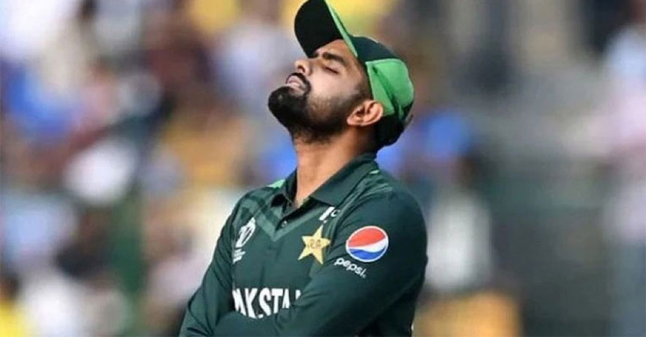 অধিনায়কত্ব ছাড়ায় পাকিস্তান দলে জায়গা হারাবেন বাবর আজম?