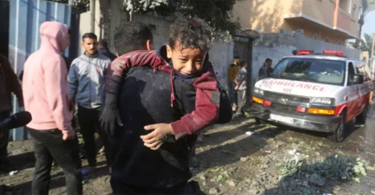 অবিরাম ইসরায়েলি হামলায় চরম আতংকে গাজার মানুষ
