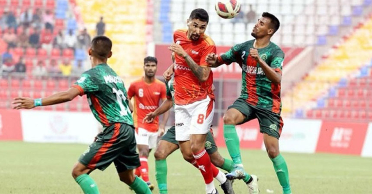 বাংলাদেশ আর্মিকে হারিয়ে সেমিফাইনালে বসুন্ধরা কিংস