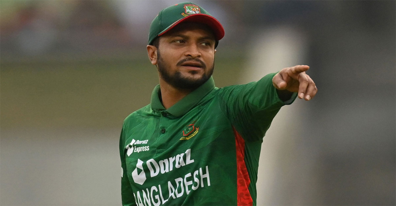 বিপিএল নিয়ে অনিশ্চয়তায় মাঝে ‘বুড়োদের লিগে’ সাকিব