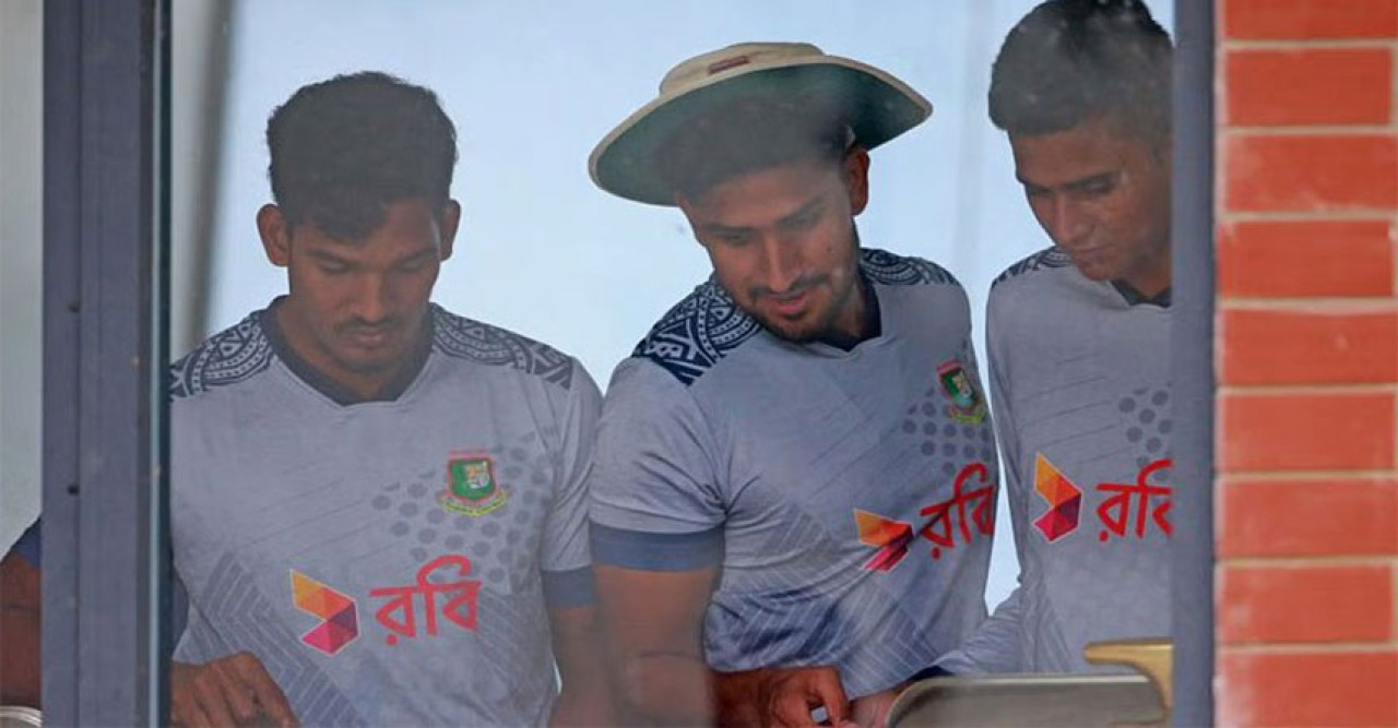 টেস্টে শ্রীলঙ্কার বিরুদ্ধে তিন পেসার মাঠে নামাতে চান কোচ