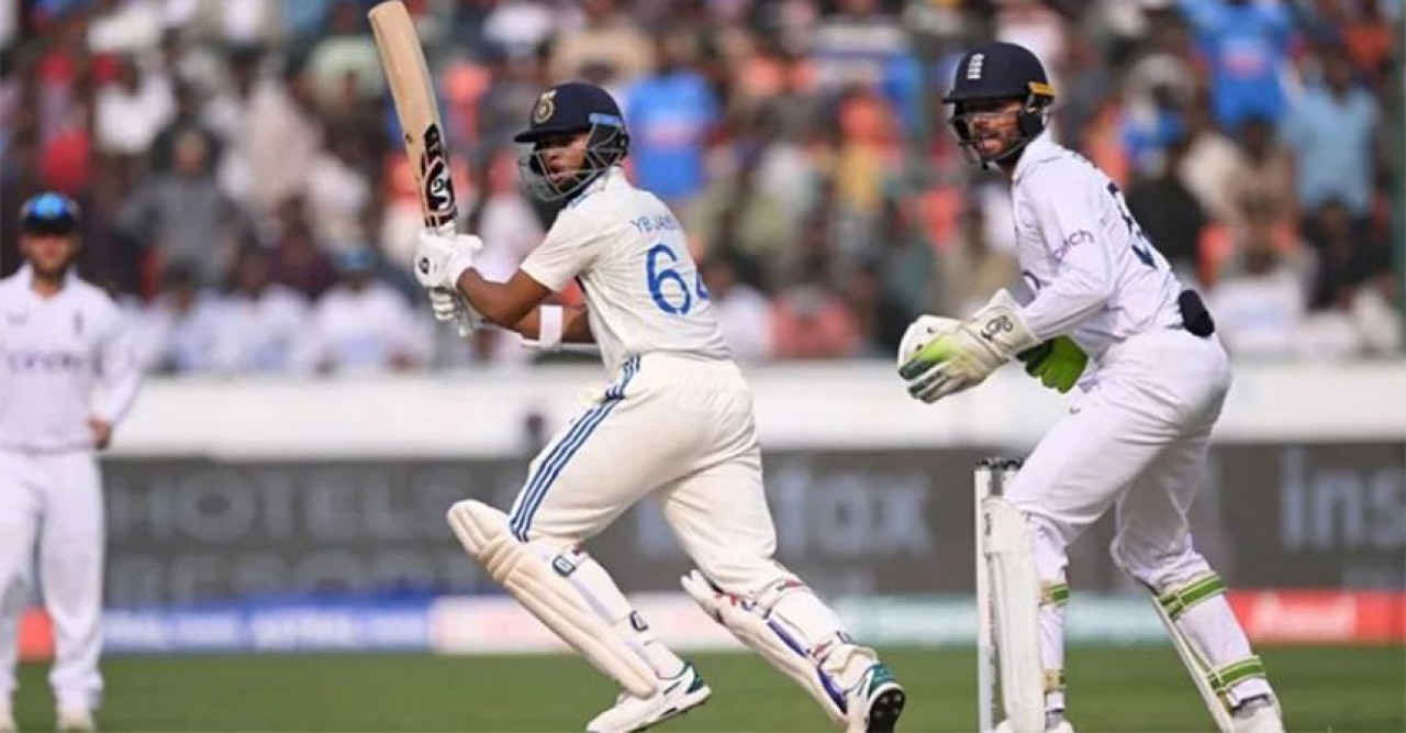 হায়দারাবাদ টেস্টের প্রথম দিন ভারতের