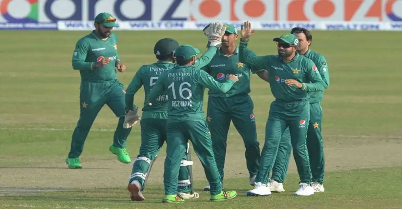 বাবর আজমের নেতৃত্বে পাকিস্তানের স্মরণীয় সাফল্য: বাংলাদেশকে ৩-০ তে হোয়াইটওয়াশ করেছিল যে সিরিজে