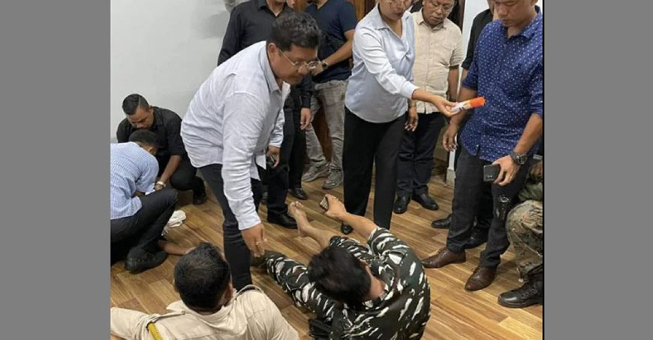 ভারতের মেঘালয়ে মুখ্যমন্ত্রীর কার্যালয়ে বিক্ষুব্ধ জনতার হামলা, আহত ৫