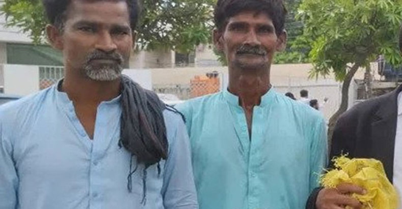 মুরগি দিয়ে উকিলের ফি পরিশোধ পাকিস্তানি কিশোরের!