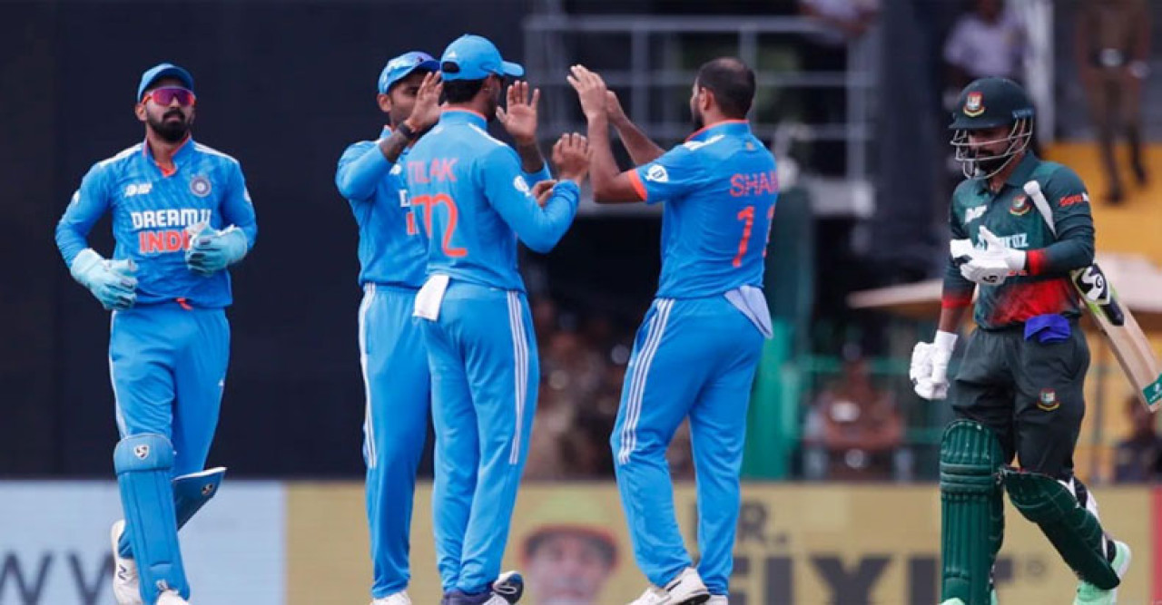 মিরাজকে সাজঘরে পাঠালেন অক্ষর প্যাটেল