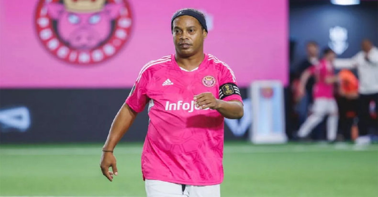 ঢাকায় আসছেন ব্রাজিলিয়ান কিংবদন্তি রোনালদিনহো