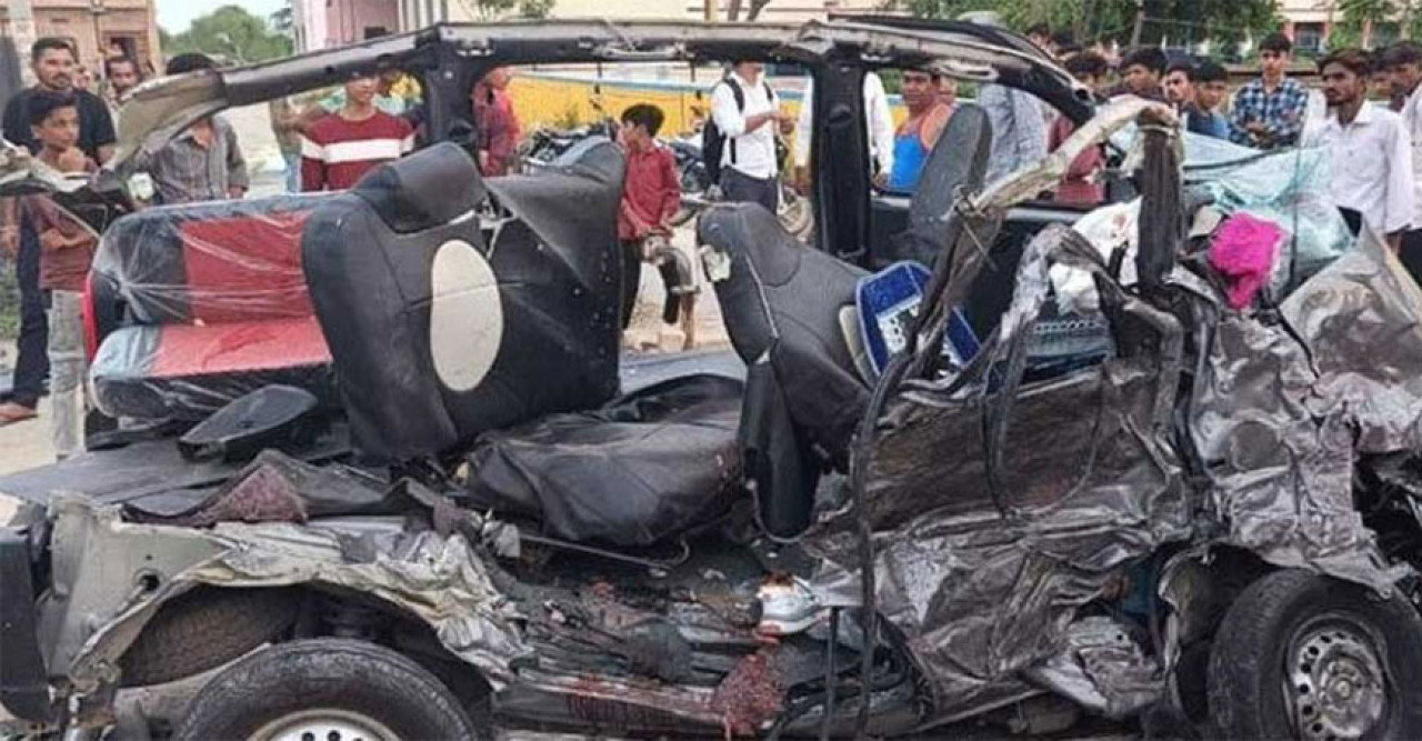 ভারতে বাসচাপায় একই পরিবারের ৭ জন নিহত
