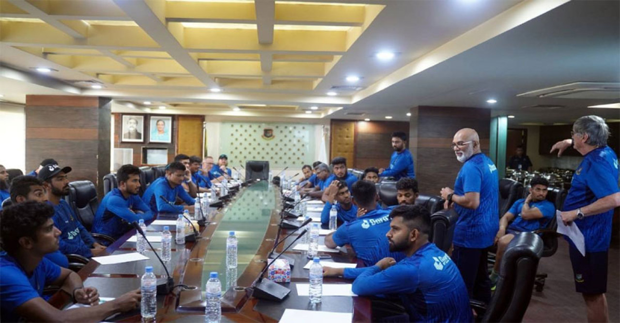 এশিয়া কাপের ক্রিকেটারদের সঙ্গে হাথুরুর বৈঠক