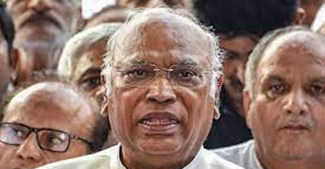খাড়গে ভবিষ্যদ্বাণীতেই ধুলোয় মিশিয়ে দিলেন বিজেপিকে