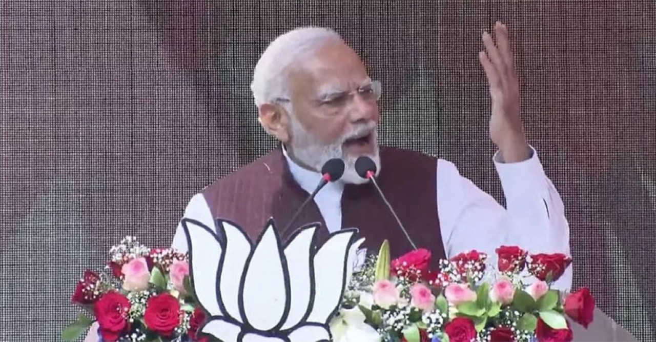 ‘ওঁরা মোদির কবর খুঁড়তে ব্যস্ত, ভারতের মানুষ পদ্ম ফোটাতে মরিয়া’