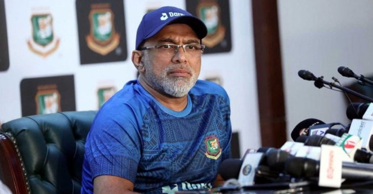 তামিম-সাকিব দ্বন্দ্ব নিয়ে মুখ খুললেন হাথুরুসিংহে