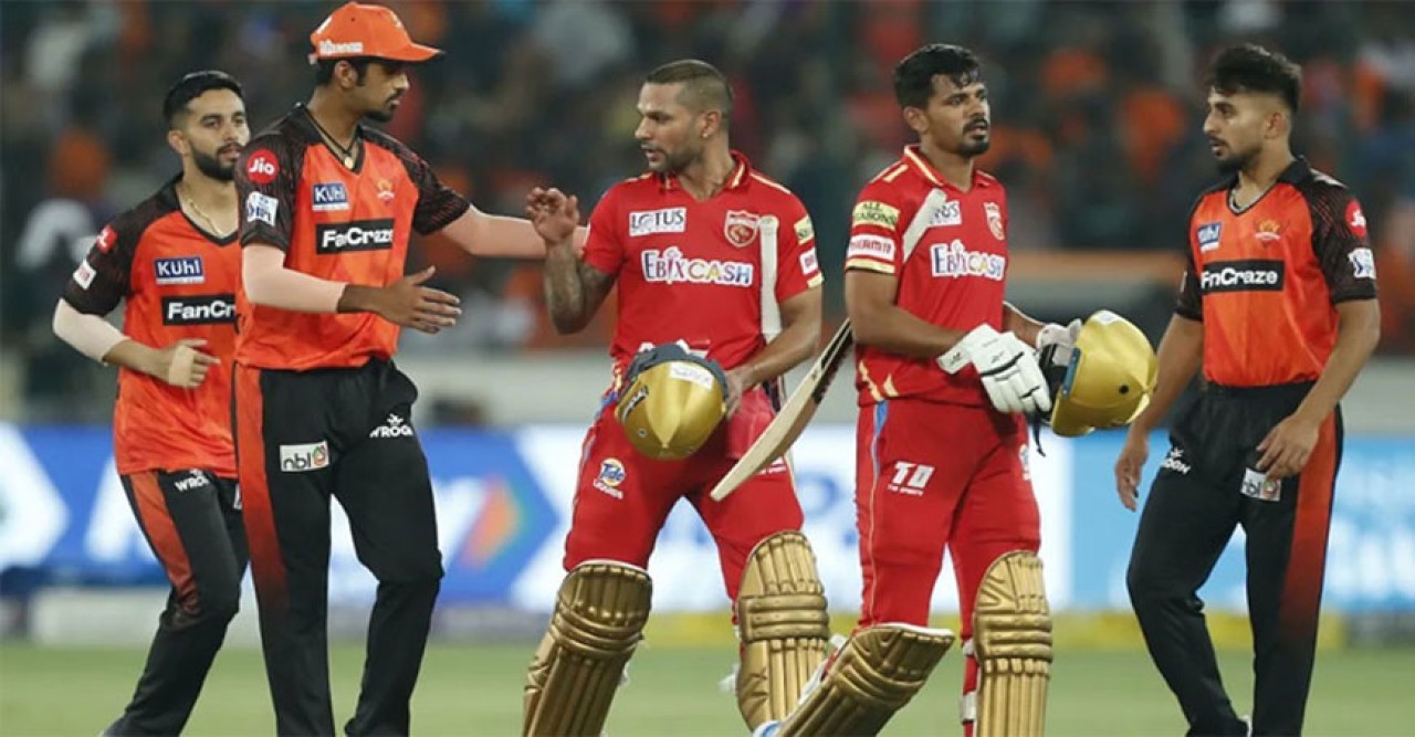 পাঞ্জাব কিংসকে হারিয়ে ৮ উইকেটে জয় পেয়েছে হায়দরাবাদ