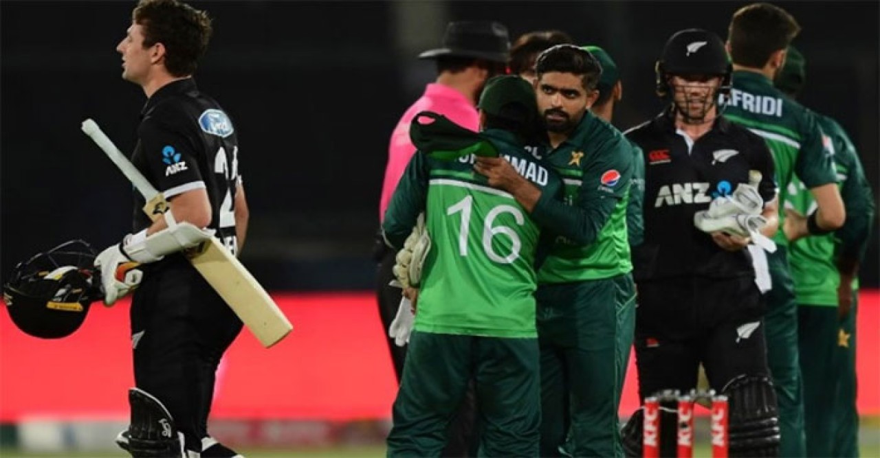 নিউজিল্যান্ডের বিরুদ্ধে হ্যাটট্রিক জয়ে সিরিজ পাকিস্তানের