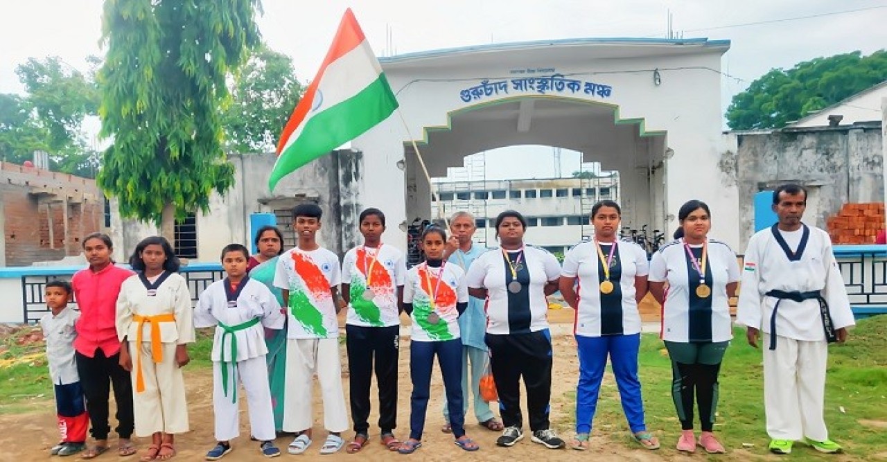 জাতীয় তাইকণ্ডো প্রতিযোগিতায় সেরা পশ্চিমবঙ্গের মেয়েরা