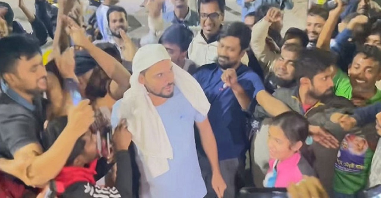  আর্জেন্টিনার জয়ে ড্রাম বাজিয়ে মাশরাফির উল্লাস