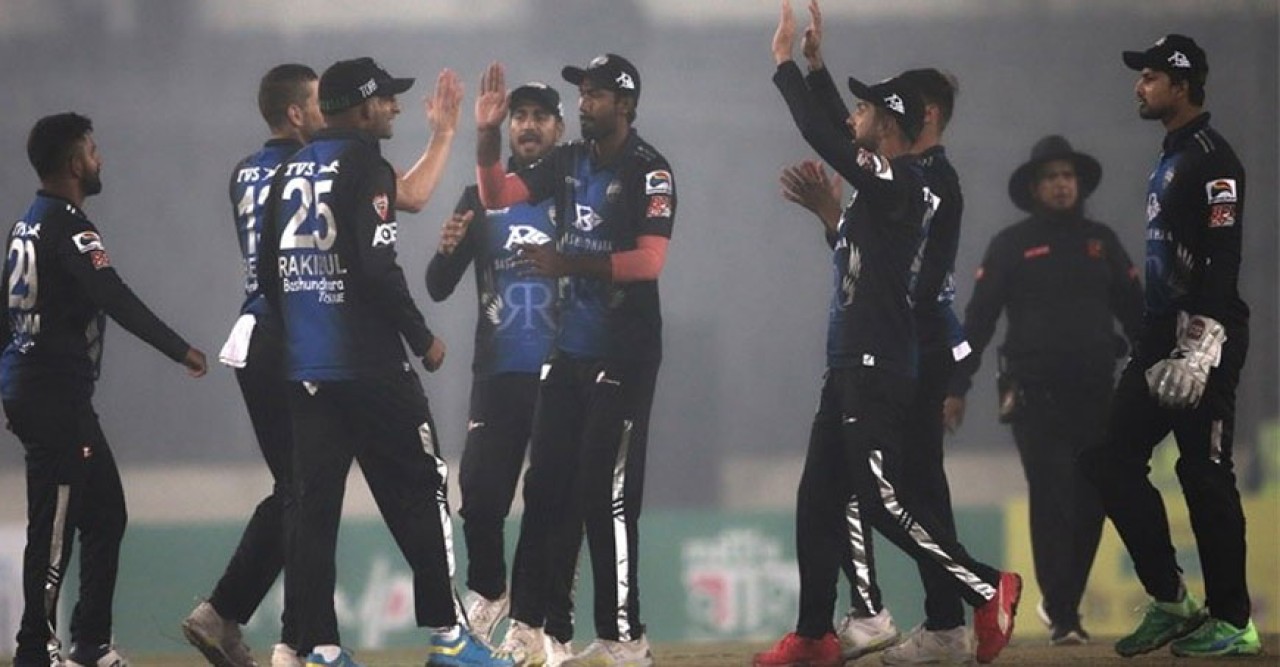  চ্যাম্পিয়ন কুমিল্লা ভিক্টোরিয়ান্সকে হারিয়ে বিপিএল শুরু রংপুরের