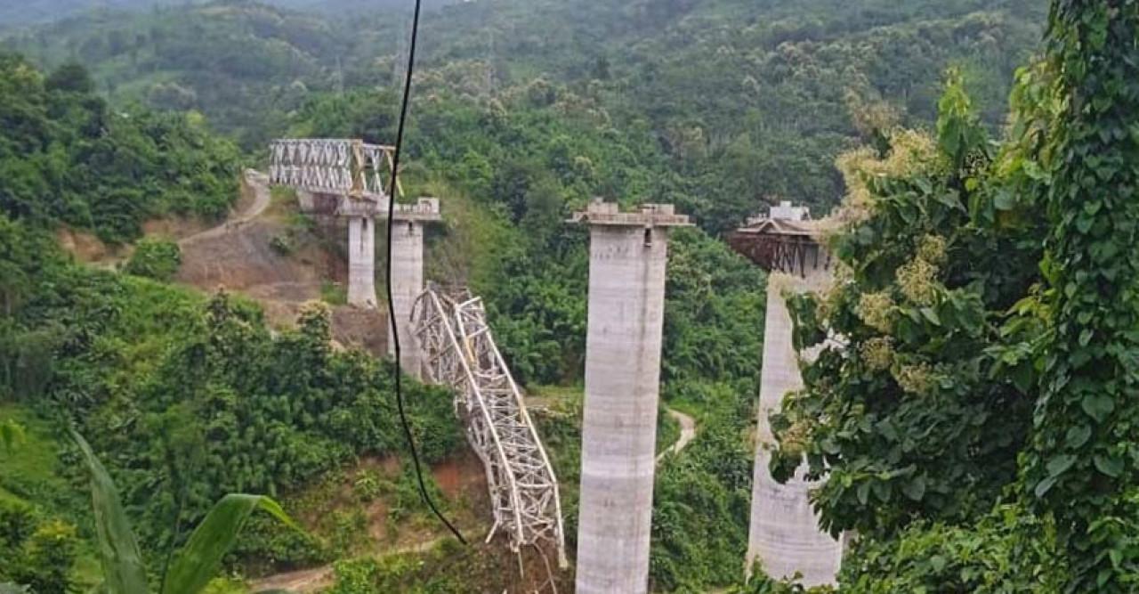 মিজোরামে নির্মীয়মান সেতু ধ্বসে নিহত ১৭ শ্রমিক