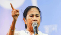 ভোটের হার নিয়ে নির্বাচন কমিশনের কাছে মমতার প্রশ্ন
