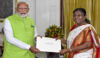 ভারতের রাষ্ট্রপতি দ্রৌপদী মুর্মুর কাছে পদত্যাগ করলেন নরেন্দ্র মোদি