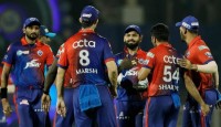 ফের করোনা হানা দিল্লি শিবিরে! চেন্নাইয়ের বিরুদ্ধে মাঠে নামার আগে চিন্তায় পন্থরা
