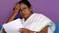 রাত সাড়ে ১২টায় বাইরে কেন? ধর্ষণ ইস্যুতে মমতার মন্তব্যে দেশজুড়ে তোলপাড়