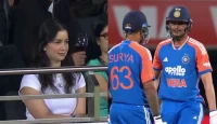 শুভমান গিলের ব্যর্থতায় ক্যামেরার নিশানা সারা তেন্ডুলকর! ভাইরাল হলো তার রিঅ্যাকশন