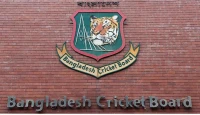 তামিমকে ‘ভারতীয় দালাল’ বলা নিয়ে তোলপাড়, বিসিবি পরিচালকের বিরুদ্ধে শাস্তির পথে বোর্ড