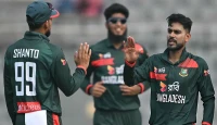 সেঞ্চুরির পথে সাদাকাত থামালেন মিরাজ, ১০৩ রানের জুটি ভেঙে ম্যাচে ফেরার ইঙ্গিত বাংলাদেশের