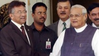 কার্গিল যুদ্ধের পর আচমকাই করমর্দন! ইতিহাস মনে রাখবে বাজপেয়ী-মুশারফের সেই সাক্ষাৎ